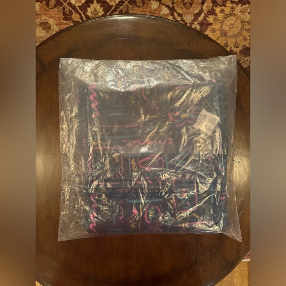 NWT - Chubbies - The Chilly Vibe Fleece (Quarter-Zip) - Pattern: Navy Abstract - Picture 8 of 12